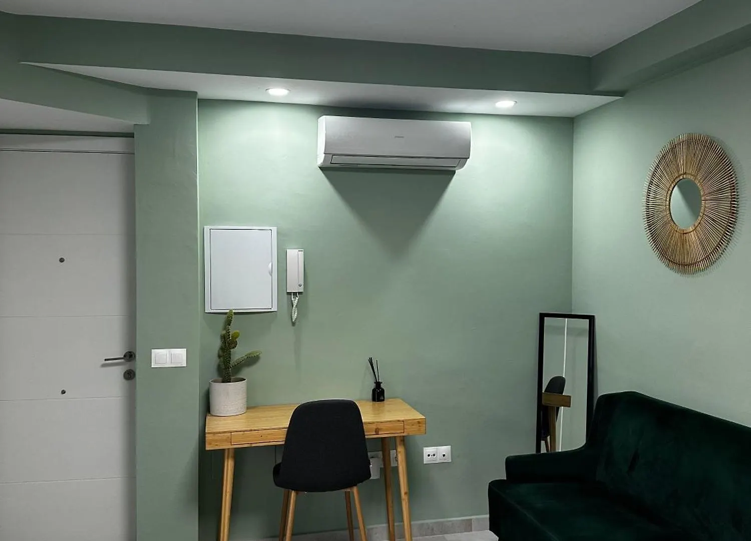 Lovely Studio Apartment Malaga Center